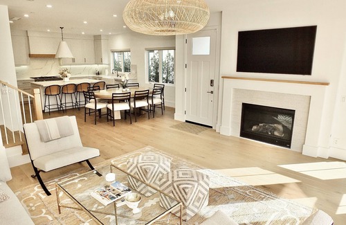Peninsula Casa | Beach Paradise - Stunning 3-Story on Long Beach Peninsula! Walk to Beach & More