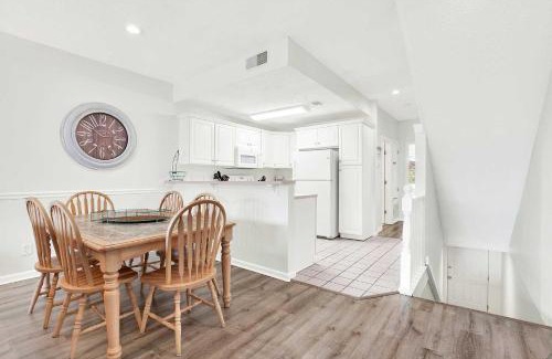 Tybee Island Casa | Beach Point Villas Unit E