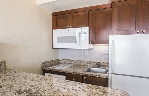 Northeast Virginia Beach Hotel | Beach Quarters Resort