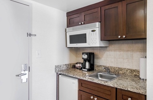 Northeast Virginia Beach Hotel | Beach Quarters Resort