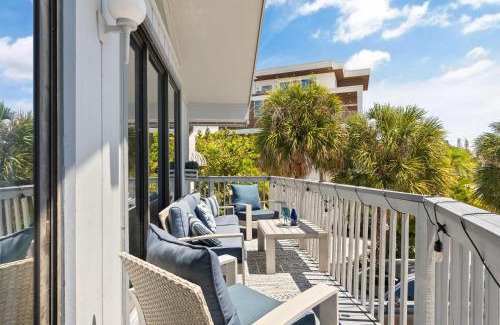 Siesta Key Village Chalet De Esquí | Beach Rd, 300ft to Beach Access & 500ft to Siesta Key Village, 2bdr & Studio