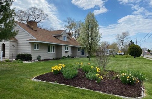 Oscoda Casa | Beach Retreat with Free Play Game Room. 9 Beds