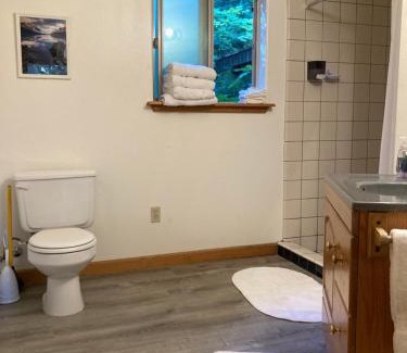 Haines Cabina | Beach Roadhouse