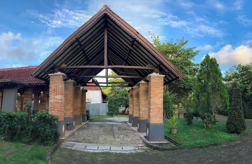 Tanjung Pandan Villa | Beach Rock Resort Belitung