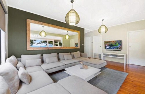 Patonga Casa | Beach Shack - Waterfront Patonga
