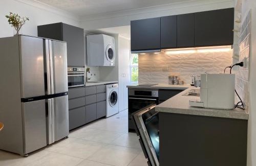 North Ward Apartamento | BEACH, SHOPS & STRAND 5 min walk away