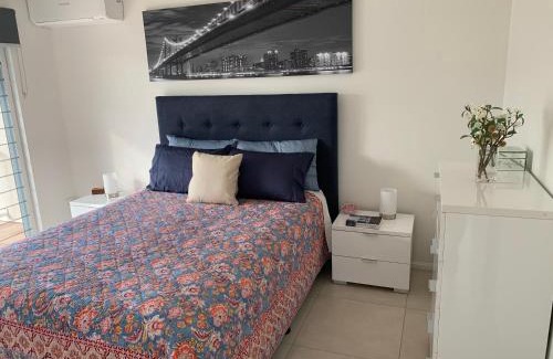 North Ward Apartamento | BEACH, SHOPS & STRAND 5 min walk away