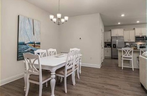 Foley Casa | Beach - Short Drive - 4 BDR (1K, 3Q); 3 BA; newly constructed house; sleeps 8