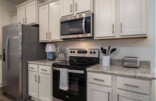 Foley Casa | Beach - Short Drive - 4 BDR (1K, 3Q); 3 BA; newly constructed house; sleeps 8