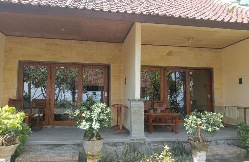 Purwakerti Casa | beach side Amed Delem family