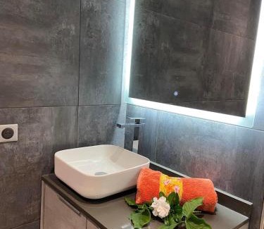 Punaauia Cama Y Desayuno | Beach side Duplex