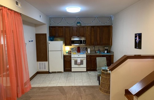 East Ocean View Apartamento | Beach Side HideAway - Pet Friendly, WiFi, Smart TV, Central AC
