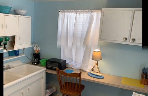 Cottage Line Apartamento | Beach Side Studio #1 (Apartment) - Pets Allowed by RedAwning