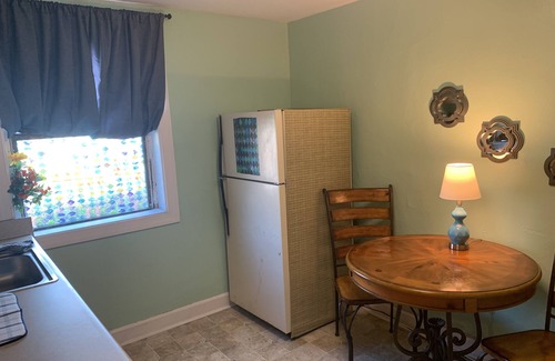 Cottage Line Apartamento | Beach Side Studio #3 (Apartment) - Pets Allowed by RedAwning