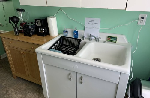 Cottage Line Apartamento | Beach Side Studio #4 (1-Bedroom Apartment) - Pets Allowed by RedAwning