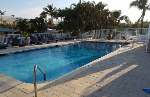 Ocean Ridge Apartamento | Estudio de playa con piscina a 200 metros de la playa.