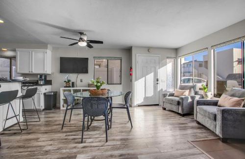 Mission Beach Casa | Beach Style 2