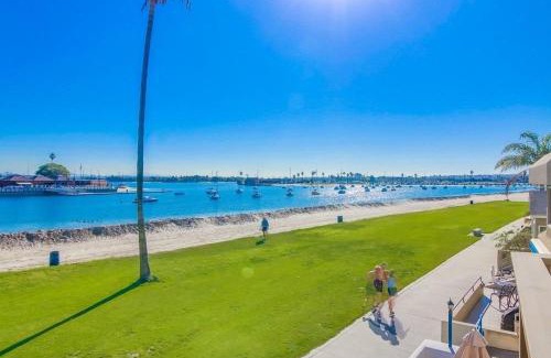 Mission Beach Casa | Beach Style 2