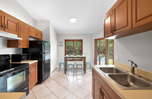 Central Naples Casa | Beach, Sun and Fun! *Beach House * New Listing