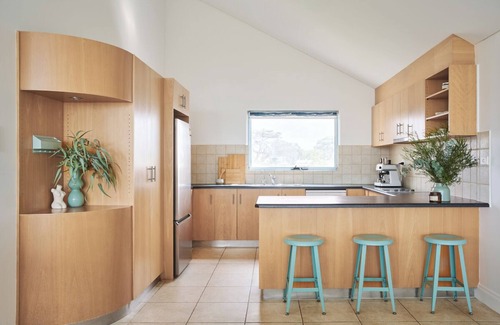 Middleton Casa | Beach, sunsets, explore, relax. Linen, bikes, games, food essentials provided!