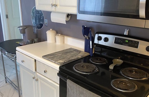 Myrtle Grove Casa | Beach Time 3 Miles from Carolina Beach. Pet Friendly 3 Bedroom Home with AC WIFi