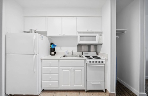 Panama City Beach Hotel | Beach Tower Beachfront Hotel, a By The Sea Resort