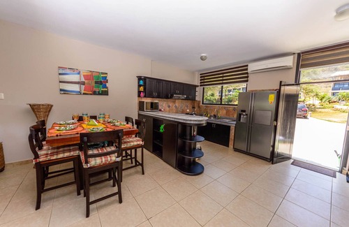 San Clemente Casa | Beach Townhouse con estacionamiento privado