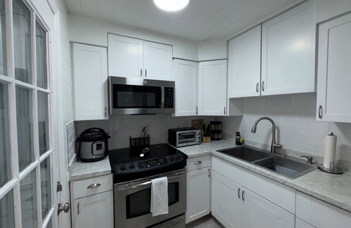 Bayou Oaks Apartamento | Beach Vibes + Office Ready Sarasota Gem Dining & Culture Nearby Fire Pit