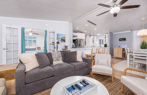 Westport Cabaña | Beach Vibes-Pet Friendly, Fire Pit, Arcade & More!