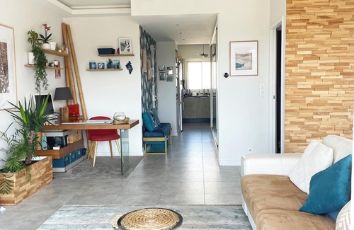Cros-de-Cagnes Apartamento | VISTA AL MAR Y LA MONTAÑA .. UBICACIÓN IDEAL. ESTACIONAMIENTO
