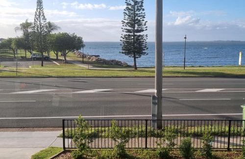 Clontarf Casa | Beach View Cottage