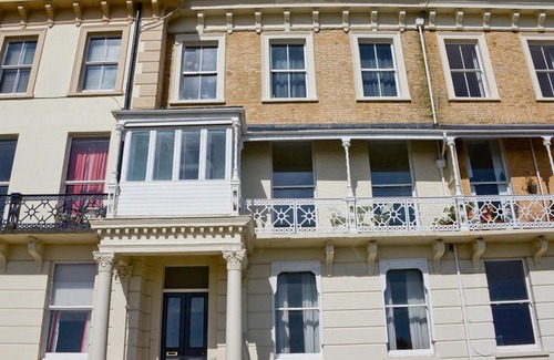 Worthing Apartamento | Beach View