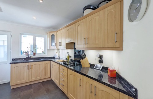 Middleton-on-Sea Cabaña | Beach View - sleeps 11 guests in 5 bedrooms