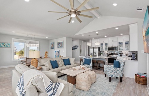 Indian Beach Casa | Beach View | Soccer Field | Putt-Putt | Pets