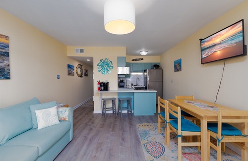 McCutcheon Field Condominio | Beach, Views, and Relaxation at "What The Shell"!