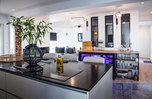 Saint-Mandrier-sur-Mer Casa | Villa acceso directo a la playa del spa y piscina climatizada durante todo el año
