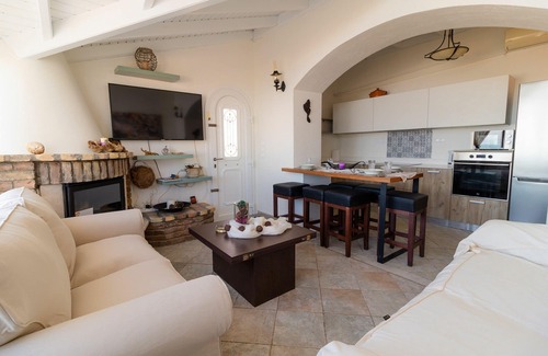 Almiros Beach Villa | Villa en Agía Aikateríni con 3 habitaciones, capacidad 6