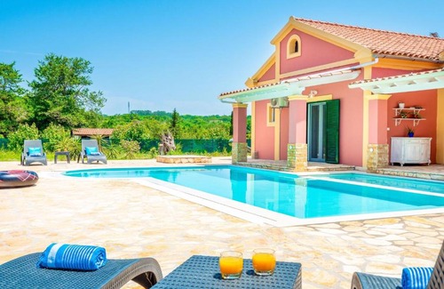 Acharavi Villa | Beach Villa Joanna by PosarelliVillas