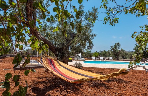 Torre Suda Villa | Villa en la playa con piscina privada, rodeada de un gran jardín verde y tranquilo
