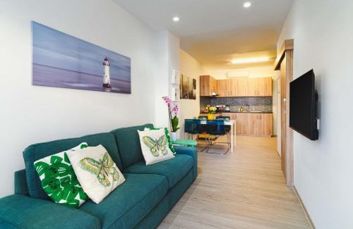Potamos tis Germasogeias Casa | Beach Walk - Central, Cool, Cute, Convenient