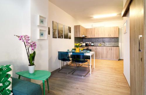 Potamos tis Germasogeias Casa | Beach Walk - Central, Cool, Cute, Convenient