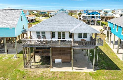 San Luis Casa | Beach & Water Views on 3 Sides Screened Porch