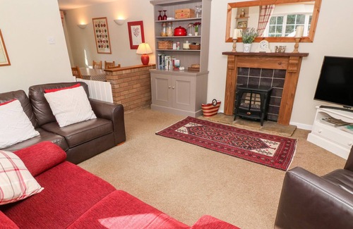 Gorran Haven Cabaña | BEACH WAY COTTAGE, family friendly, with a garden in Gorran Haven