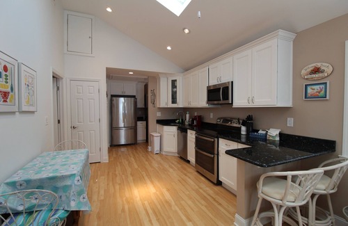 Point Pleasant Beach Cabaña | BEACH5 | Beachside Cottage, Open Concept! Parking, Gated Boardwalk Access by Shore Points Vacations