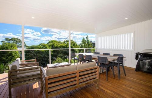 Currarong Casa | Beachcomber at Currarong - Pet Friendly - 5 Mins Walk to Currarong Rockpools