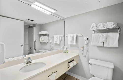 Panama City Beach Hotel | Beachcomber Beachfront Hotel, a By The Sea Resort