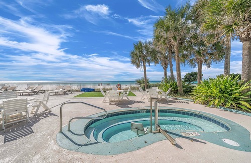 Panama City Beach Hotel | Beachcomber Beachfront Hotel, a By The Sea Resort