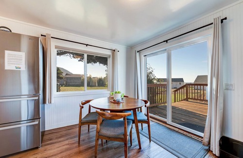 Yachats Cabaña | Beachcomber: Beachfront Escape Unit #5