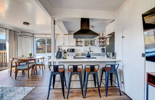 Oregon Coast Cabaña | Beachcomber: Beachfront Escape Unit #6