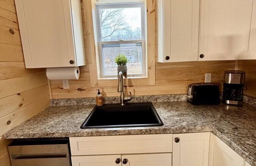 Bar Harbor Cabina | Beachcomber Cottage #4 at Explore Acadia Cottages